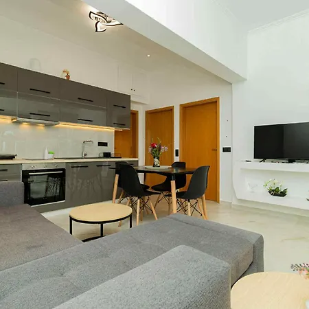 Donikas House